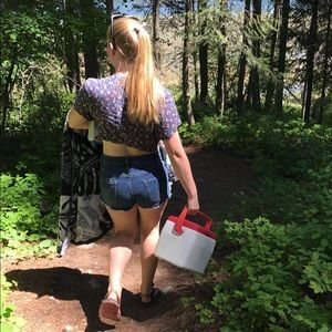 Meet your Posher, Aaris